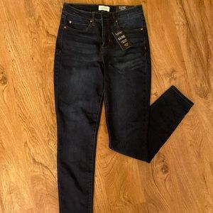 Women’s high rise skinny jeans